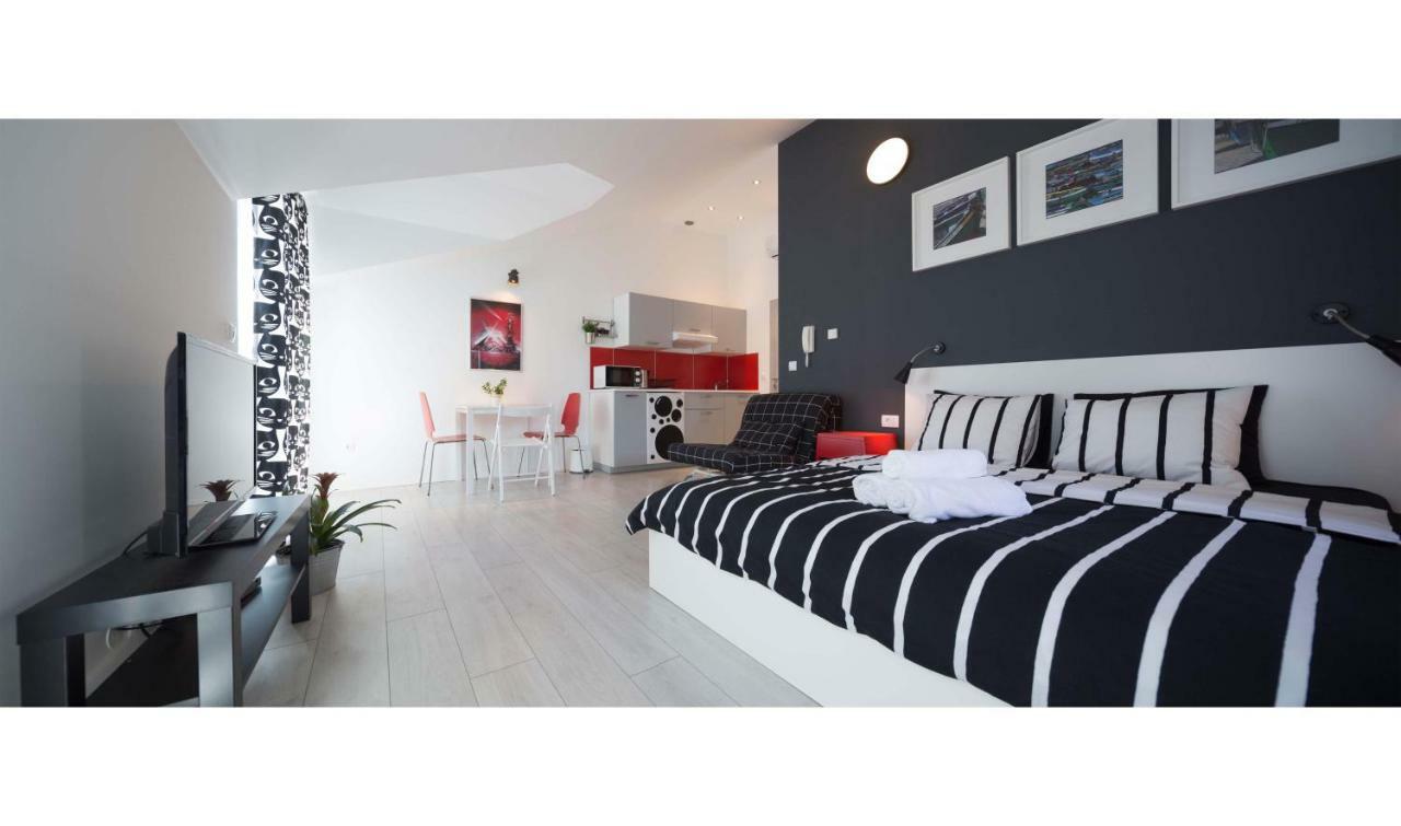 Apartments Denis Makarska Exterior foto